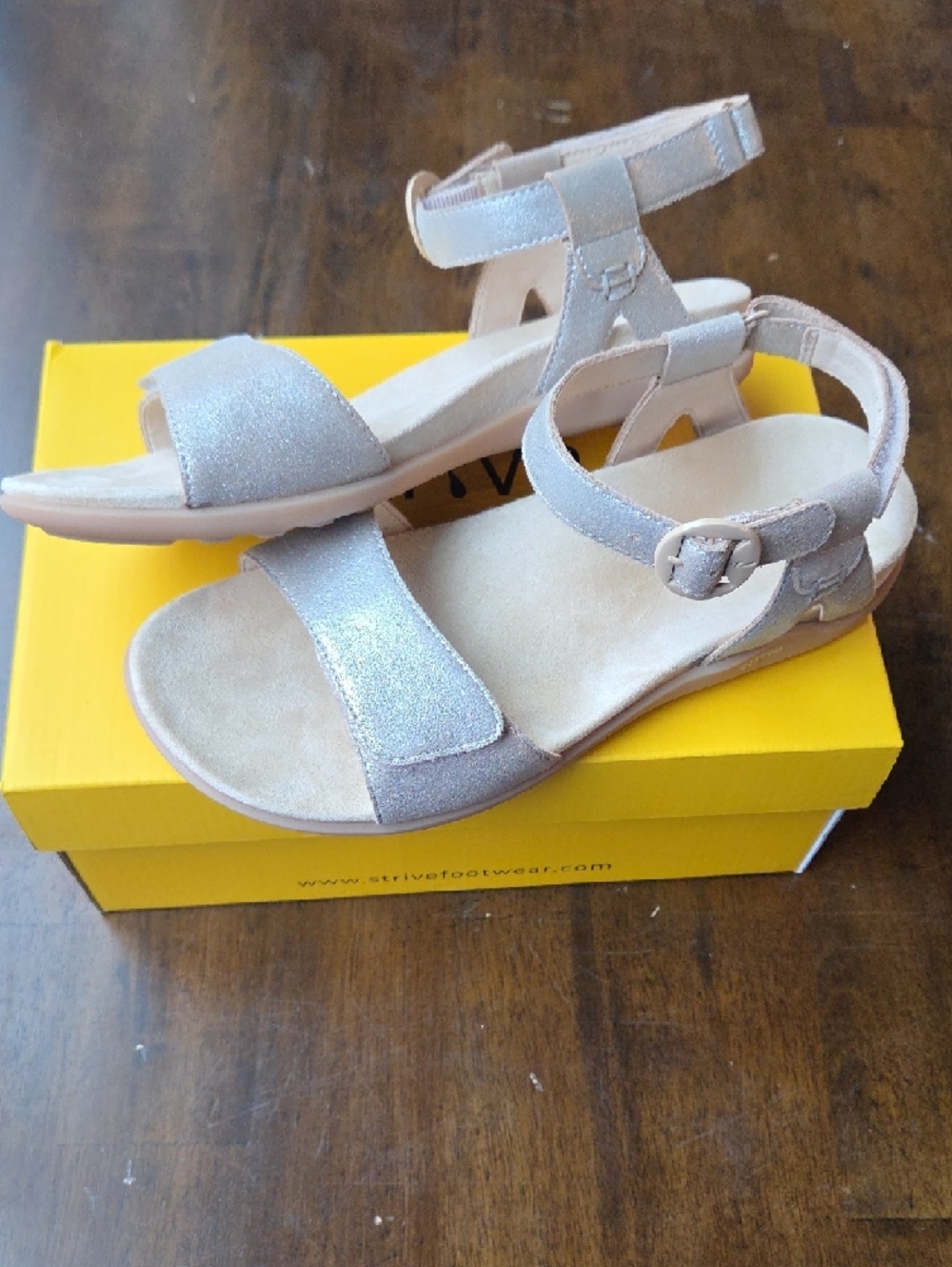 Strive Size 7 Women's NEW Leather Metallic Beige Ankle Strap Sandals